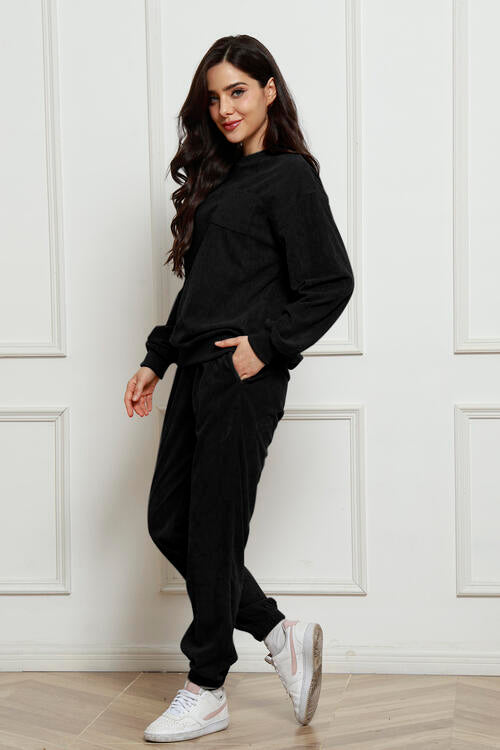 Round Neck Sweatshirt and Sweatpants Set | Polyester Set With Pocketed Pants