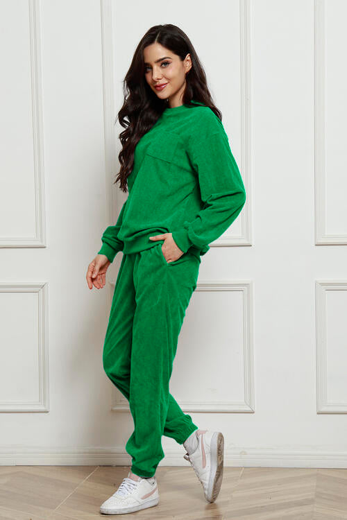 Round Neck Sweatshirt and Sweatpants Set | Polyester Set With Pocketed Pants