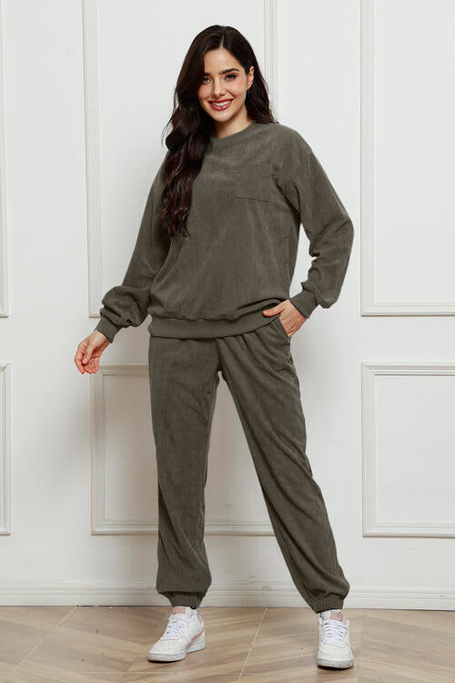 Round Neck Sweatshirt and Sweatpants Set | Polyester Set With Pocketed Pants