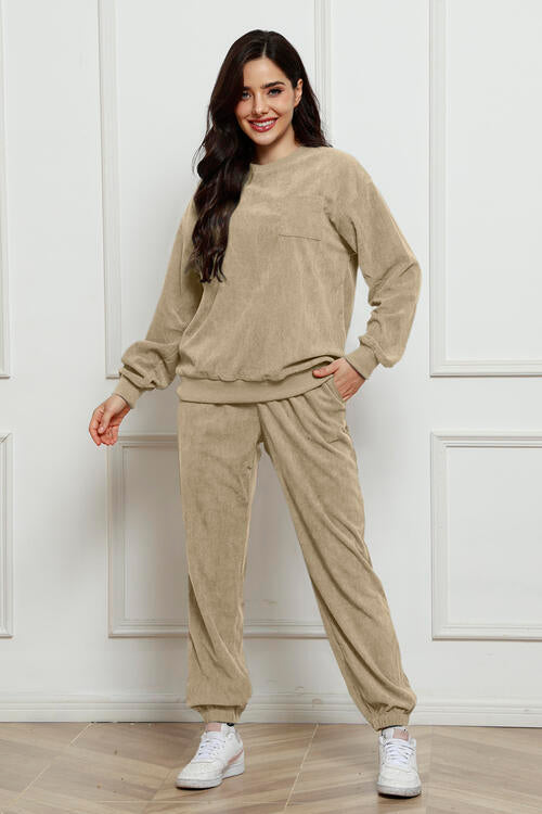 Round Neck Sweatshirt and Sweatpants Set | Polyester Set With Pocketed Pants